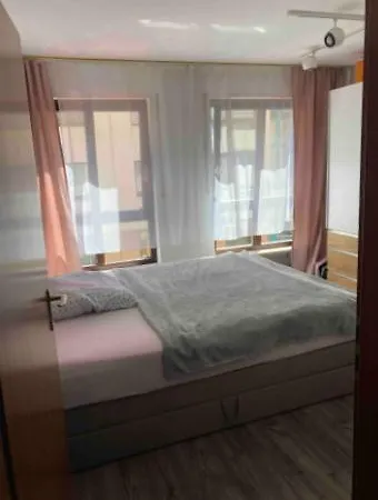 Schoene Ruhige Gegend Aber Zentral Mit Terrasse!!! Apartman *